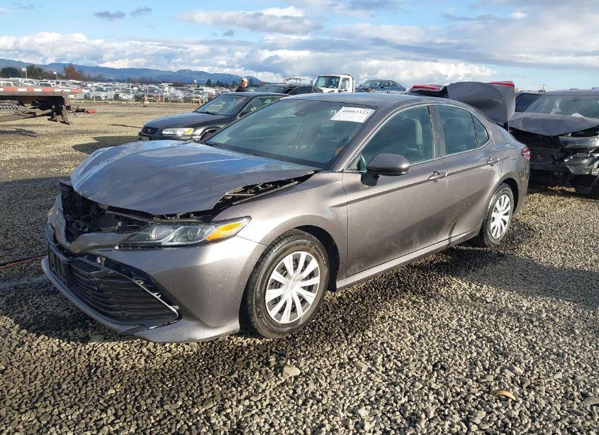 Photo 2 of 2019 Toyota Camry L (VIN 4T1B11HK3KU790208)