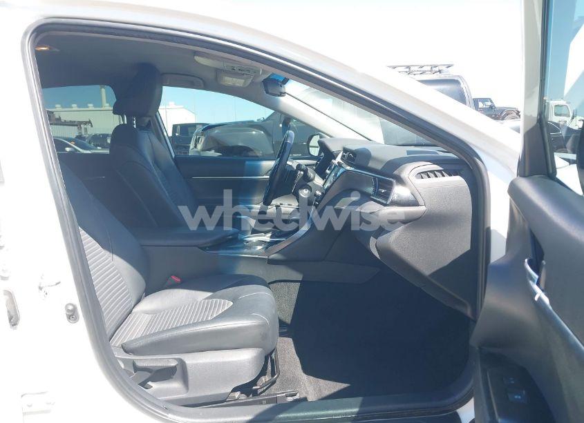 Photo 5 of 2019 Toyota Camry SE (VIN 4T1B11HK3KU792895)