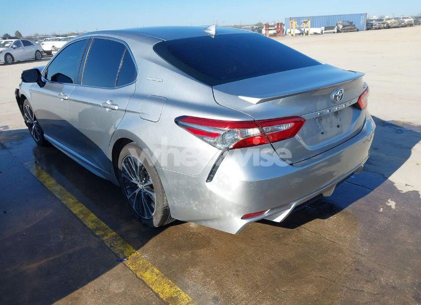 Photo 3 of 2019 Toyota Camry SE (VIN 4T1B11HK3KU793710)