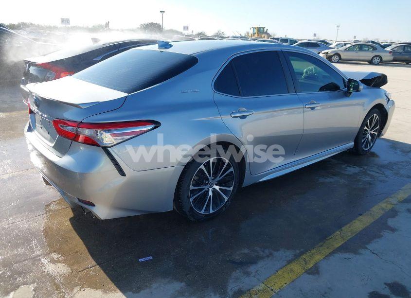 Photo 4 of 2019 Toyota Camry SE (VIN 4T1B11HK3KU793710)
