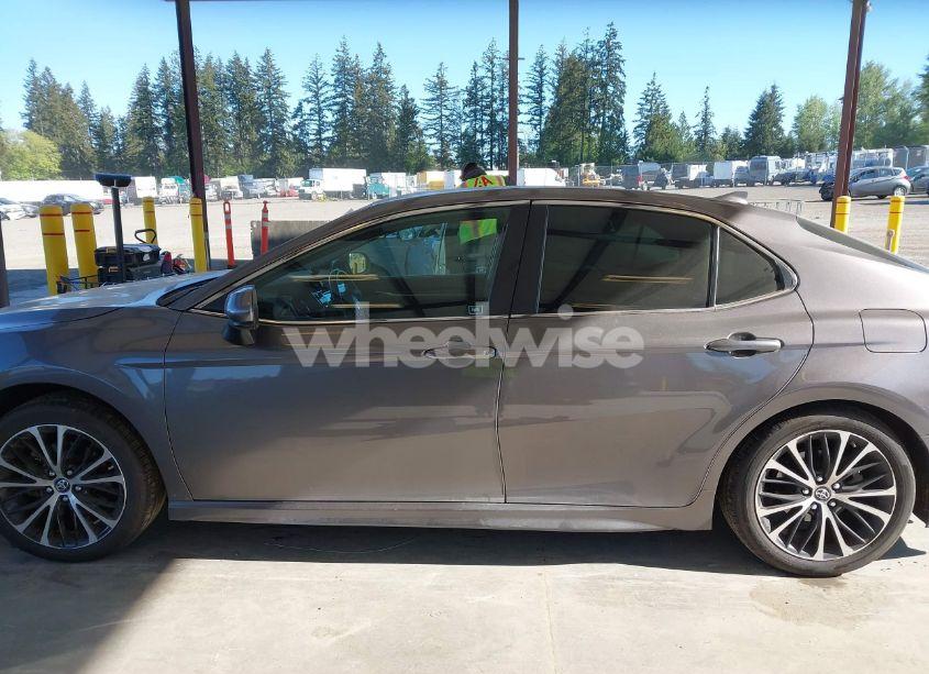 Photo 15 of 2019 Toyota Camry SE (VIN 4T1B11HK3KU795392)