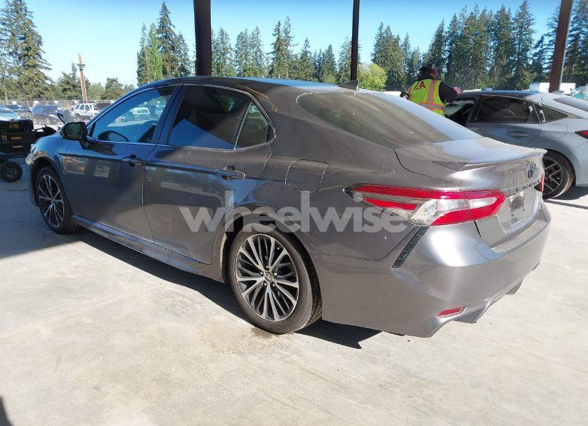 Photo 3 of 2019 Toyota Camry SE (VIN 4T1B11HK3KU795392)