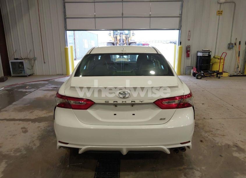 Photo 17 of 2019 Toyota Camry SE (VIN 4T1B11HK3KU802731)