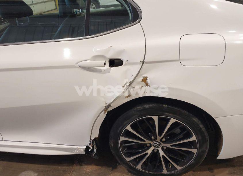 Photo 6 of 2019 Toyota Camry SE (VIN 4T1B11HK3KU802731)