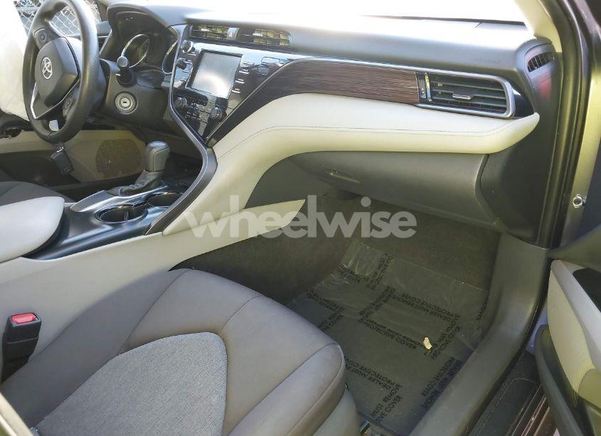 Photo 5 of 2019 Toyota Camry LE (VIN 4T1B11HK3KU820677)