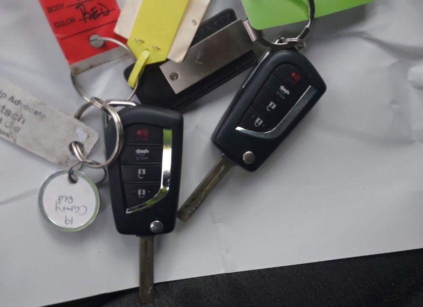 Photo 11 of 2019 Toyota Camry LE (VIN 4T1B11HK3KU825989)