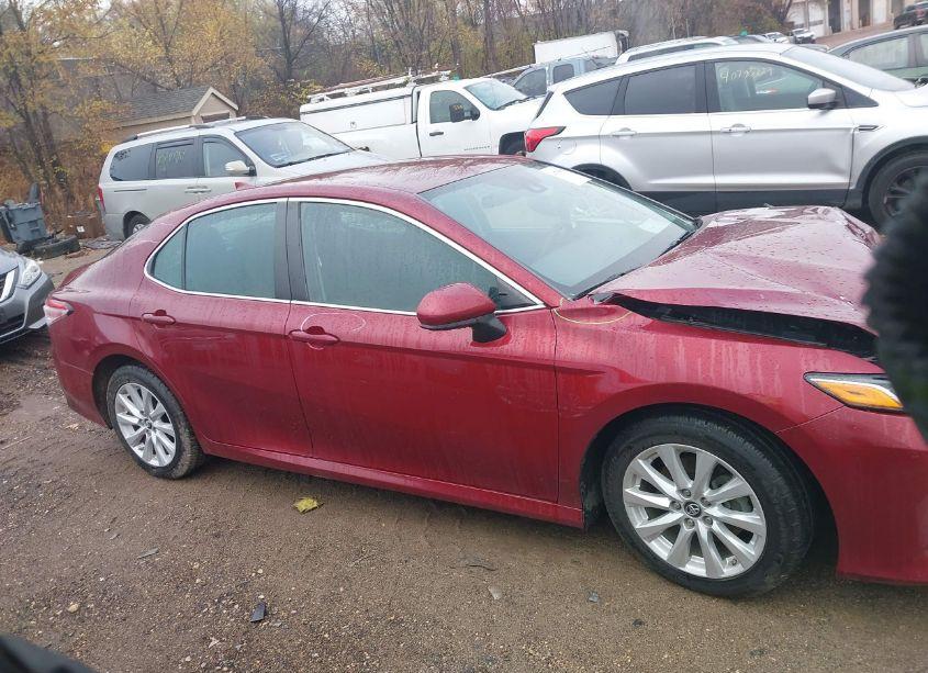 Photo 13 of 2019 Toyota Camry LE (VIN 4T1B11HK3KU825989)