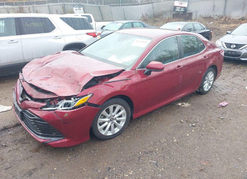 Photo 2 of 2019 Toyota Camry LE (VIN 4T1B11HK3KU825989)