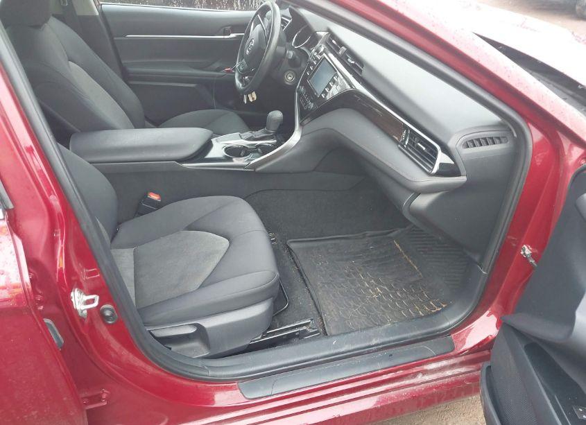 Photo 5 of 2019 Toyota Camry LE (VIN 4T1B11HK3KU825989)