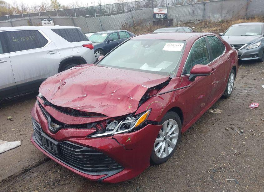 Photo 6 of 2019 Toyota Camry LE (VIN 4T1B11HK3KU825989)