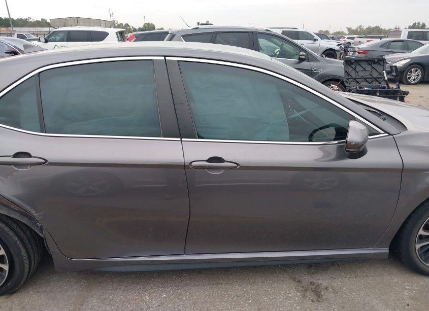 Photo 13 of 2019 Toyota Camry SE (VIN 4T1B11HK3KU829900)