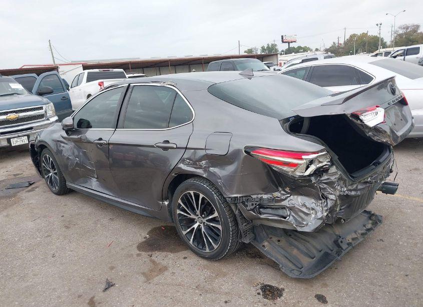 Photo 3 of 2019 Toyota Camry SE (VIN 4T1B11HK3KU829900)