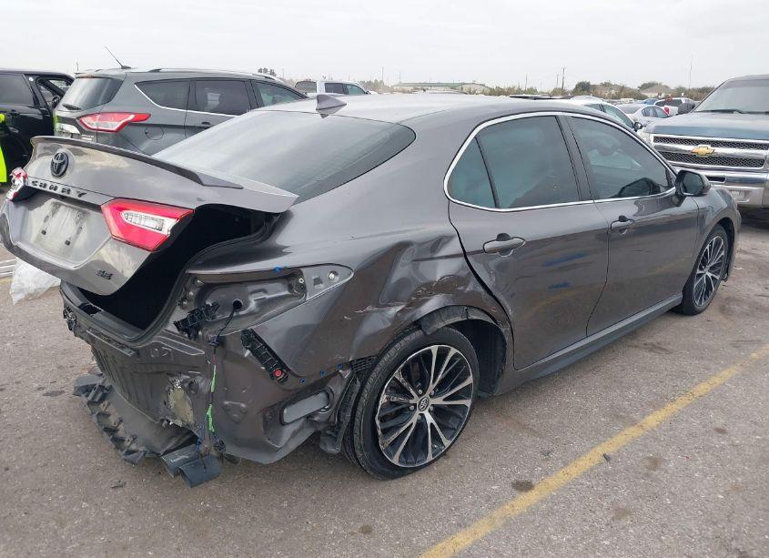 Photo 4 of 2019 Toyota Camry SE (VIN 4T1B11HK3KU829900)