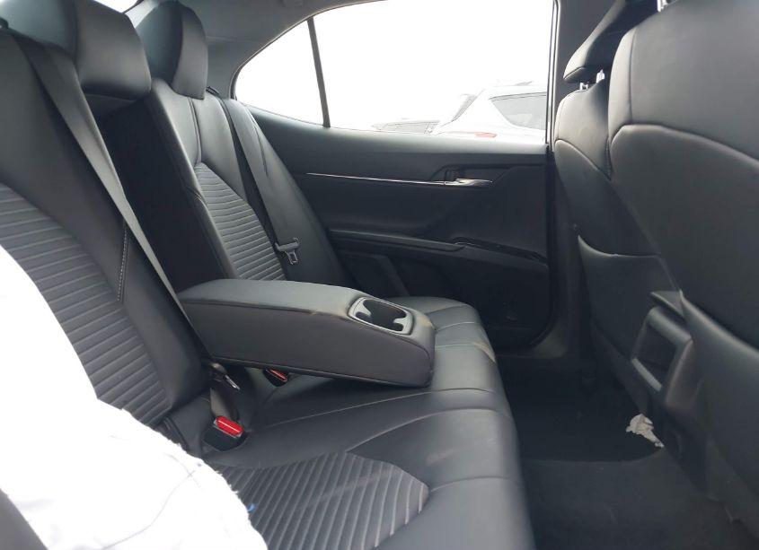 Photo 8 of 2019 Toyota Camry SE (VIN 4T1B11HK3KU829900)