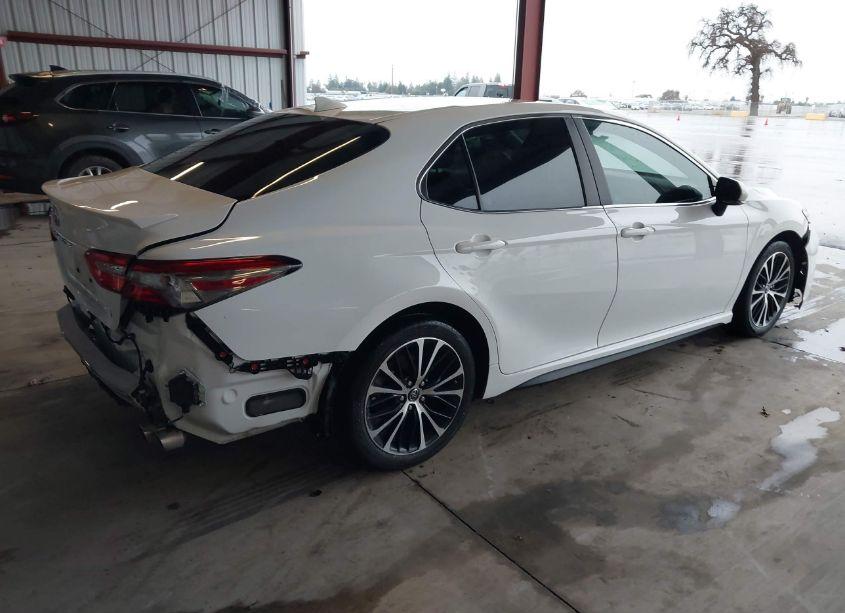 Photo 4 of 2019 Toyota Camry SE (VIN 4T1B11HK3KU845028)