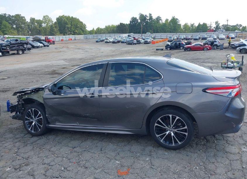 Photo 15 of 2019 Toyota Camry SE (VIN 4T1B11HK3KU850777)