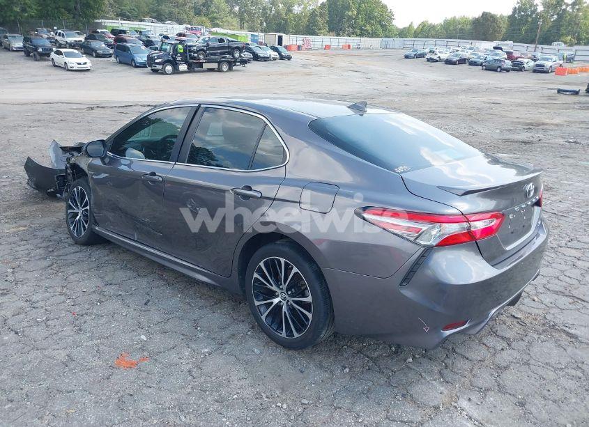 Photo 3 of 2019 Toyota Camry SE (VIN 4T1B11HK3KU850777)
