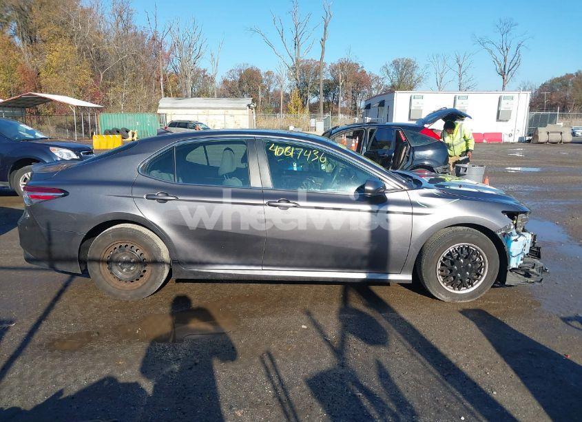 Photo 14 of 2019 Toyota Camry L (VIN 4T1B11HK3KU851766)