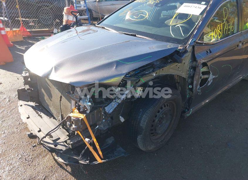 Photo 6 of 2019 Toyota Camry L (VIN 4T1B11HK3KU851766)