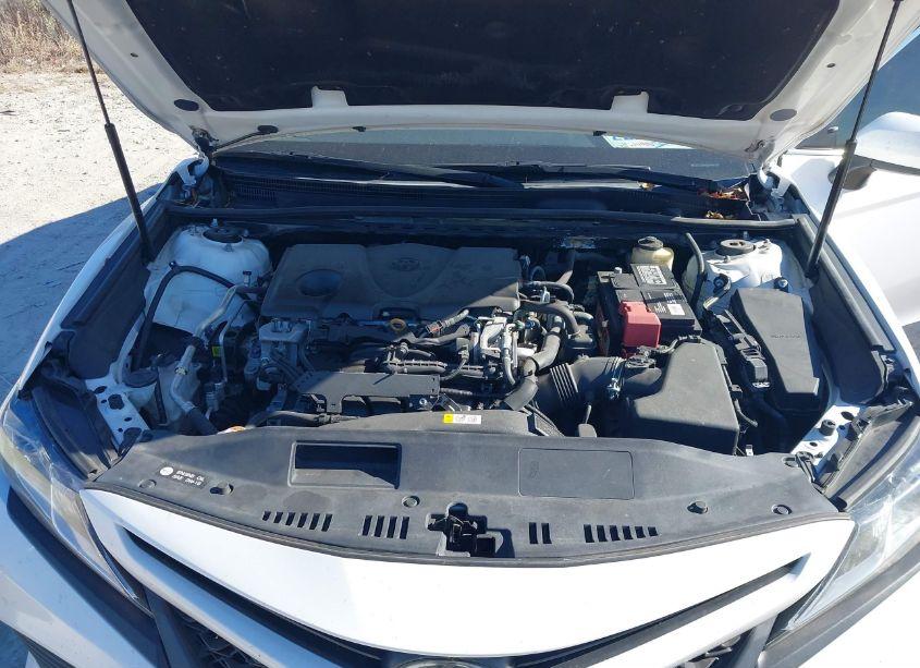 Photo 10 of 2018 Toyota Camry SE (VIN 4T1B11HK4JU036801)