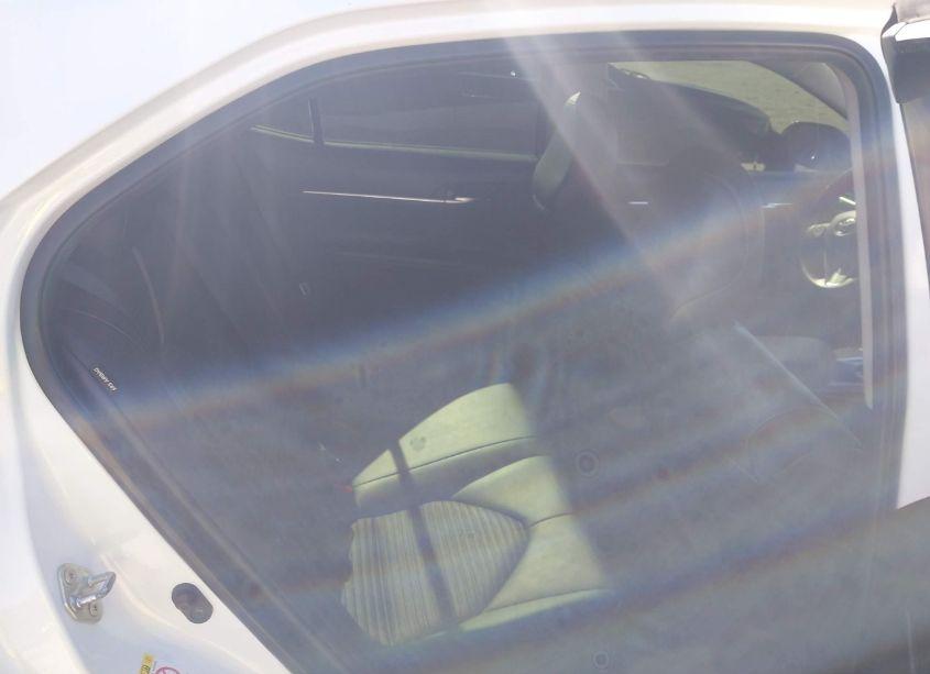 Photo 8 of 2018 Toyota Camry SE (VIN 4T1B11HK4JU036801)