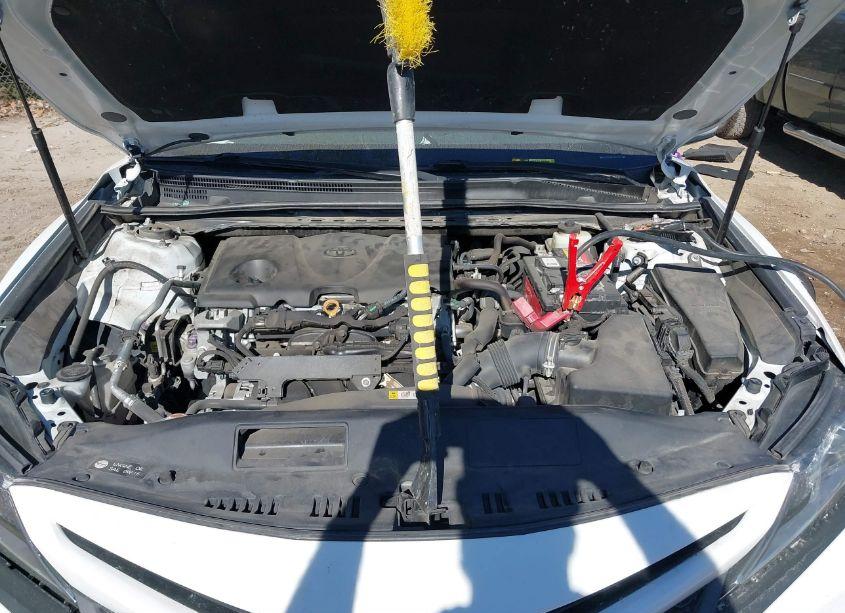 Photo 10 of 2018 Toyota Camry SE (VIN 4T1B11HK4JU070706)