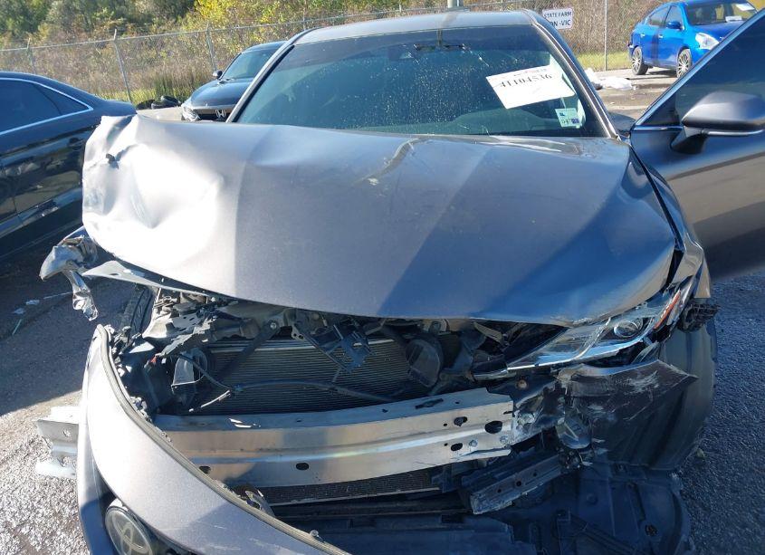 Photo 10 of 2018 Toyota Camry SE (VIN 4T1B11HK4JU075923)