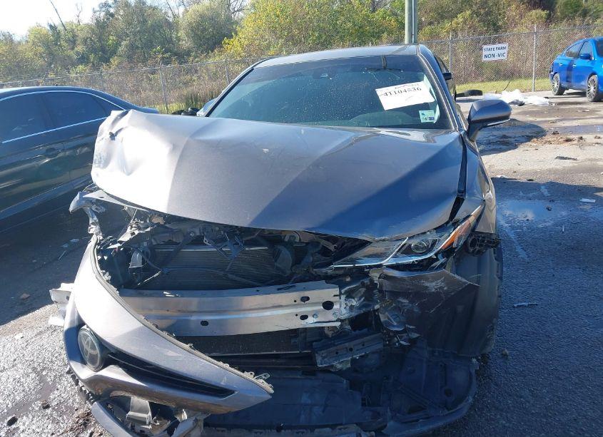 Photo 12 of 2018 Toyota Camry SE (VIN 4T1B11HK4JU075923)