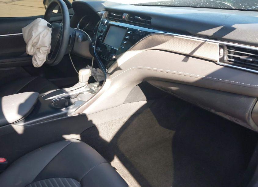 Photo 5 of 2018 Toyota Camry SE (VIN 4T1B11HK4JU075923)