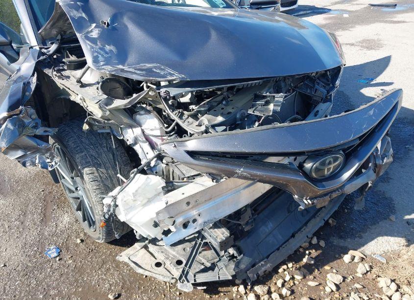 Photo 6 of 2018 Toyota Camry SE (VIN 4T1B11HK4JU075923)