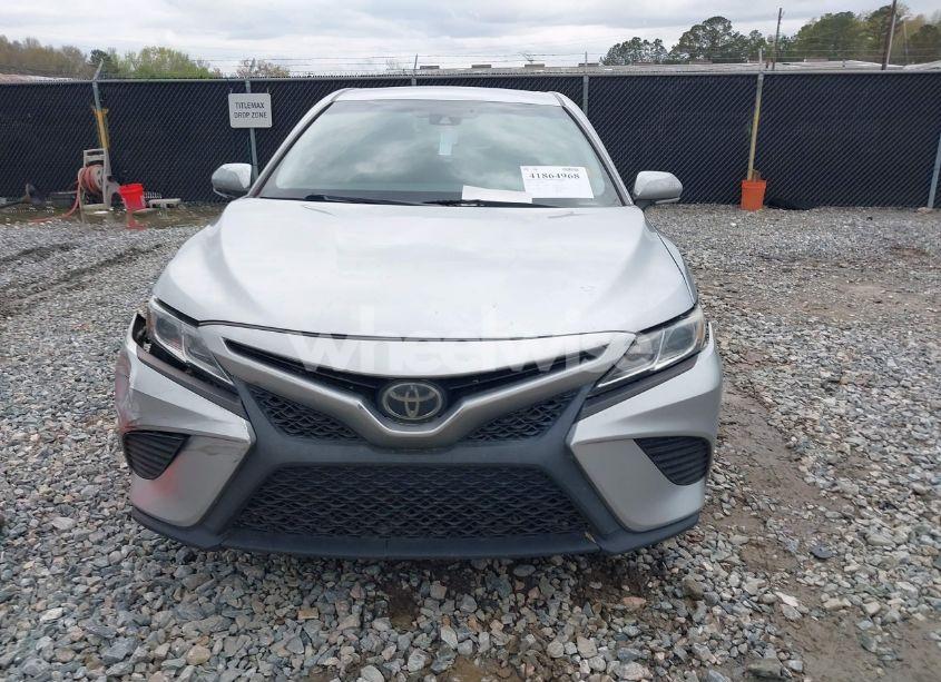 Photo 12 of 2018 Toyota Camry SE (VIN 4T1B11HK4JU079020)
