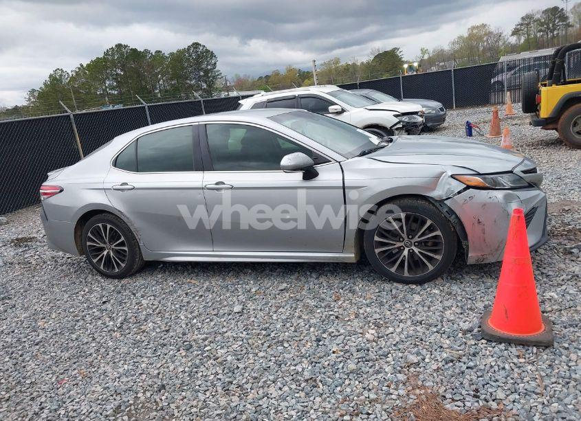 Photo 13 of 2018 Toyota Camry SE (VIN 4T1B11HK4JU079020)