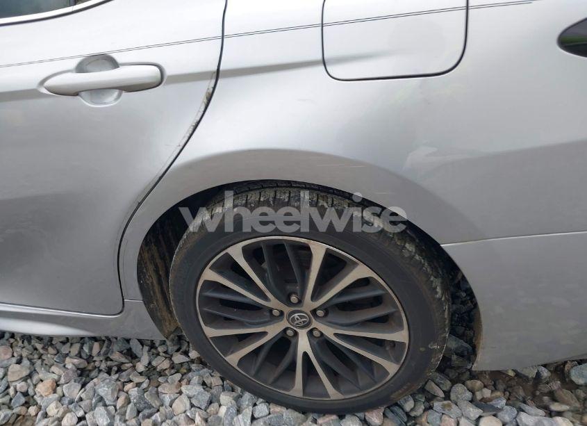 Photo 20 of 2018 Toyota Camry SE (VIN 4T1B11HK4JU079020)