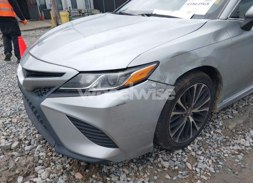 Photo 6 of 2018 Toyota Camry SE (VIN 4T1B11HK4JU079020)