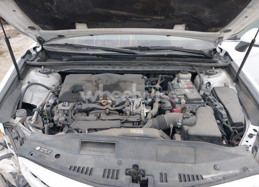 Photo 10 of 2018 Toyota Camry SE (VIN 4T1B11HK4JU135182)