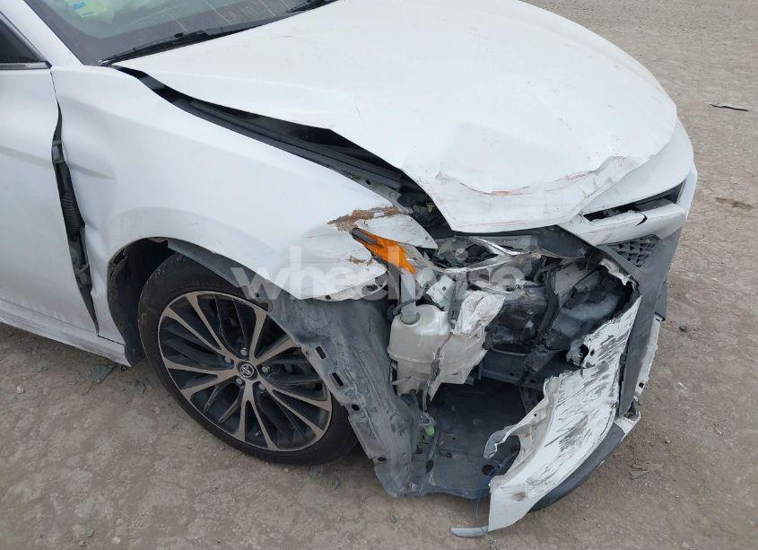 Photo 6 of 2018 Toyota Camry SE (VIN 4T1B11HK4JU135182)