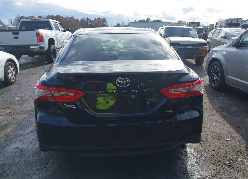 Photo 16 of 2018 Toyota Camry LE (VIN 4T1B11HK4JU144092)