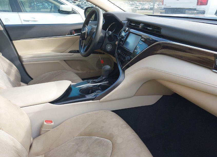 Photo 5 of 2018 Toyota Camry LE (VIN 4T1B11HK4JU144092)