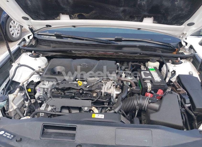 Photo 10 of 2018 Toyota Camry LE (VIN 4T1B11HK4JU144691)