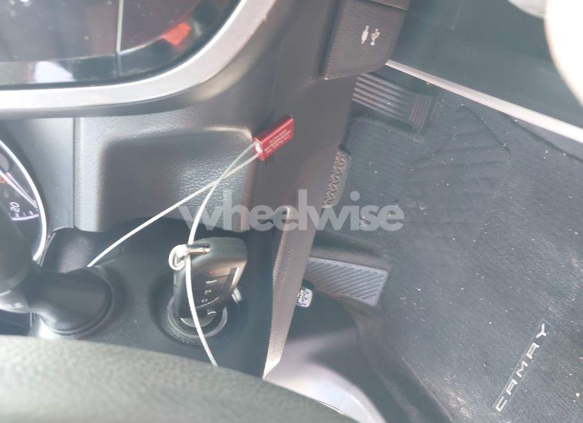 Photo 11 of 2018 Toyota Camry LE (VIN 4T1B11HK4JU144691)