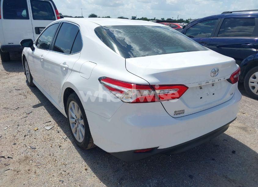 Photo 3 of 2018 Toyota Camry LE (VIN 4T1B11HK4JU144691)