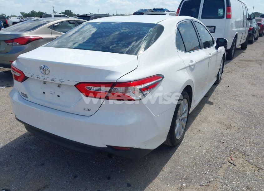 Photo 4 of 2018 Toyota Camry LE (VIN 4T1B11HK4JU144691)