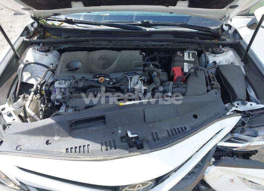 Photo 10 of 2018 Toyota Camry SE (VIN 4T1B11HK4JU159241)