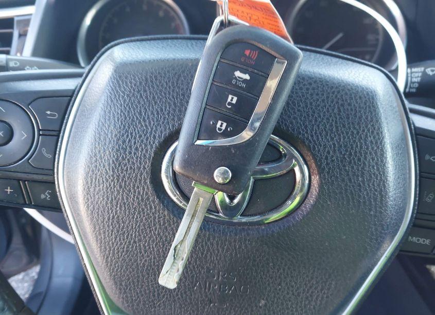 Photo 11 of 2018 Toyota Camry SE (VIN 4T1B11HK4JU507295)