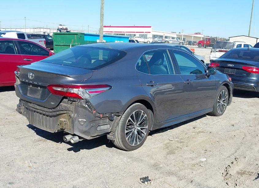 Photo 4 of 2018 Toyota Camry SE (VIN 4T1B11HK4JU507295)