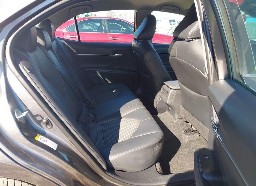 Photo 8 of 2018 Toyota Camry SE (VIN 4T1B11HK4JU507295)