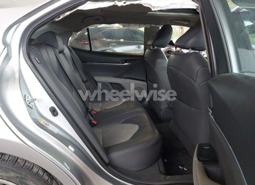 Photo 8 of 2018 Toyota Camry XLE (VIN 4T1B11HK4JU510603)