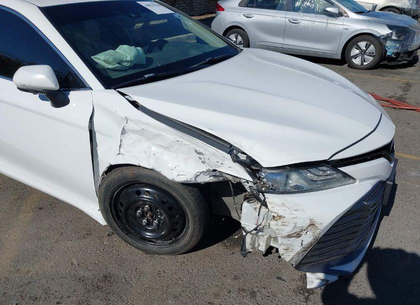 Photo 6 of 2018 Toyota Camry XLE (VIN 4T1B11HK4JU527238)