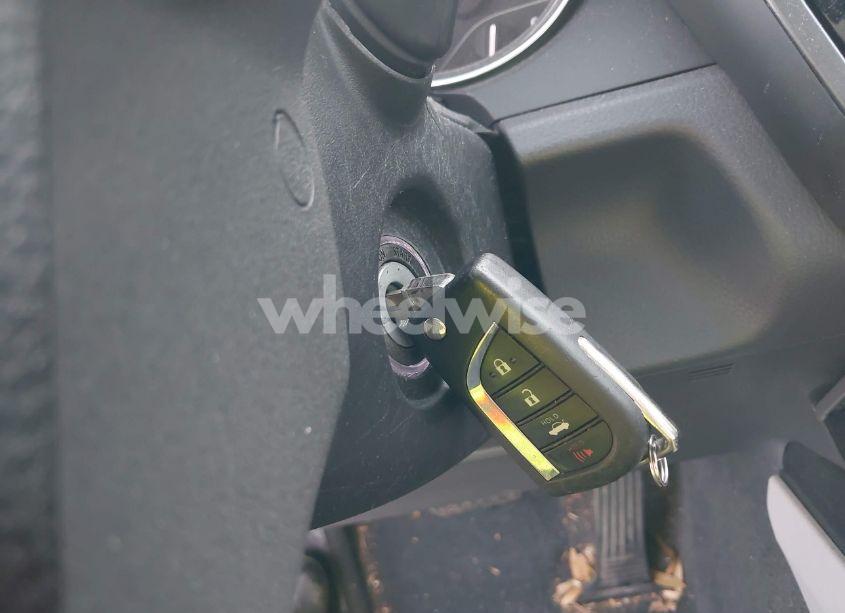 Photo 11 of 2018 Toyota Camry LE (VIN 4T1B11HK4JU528986)