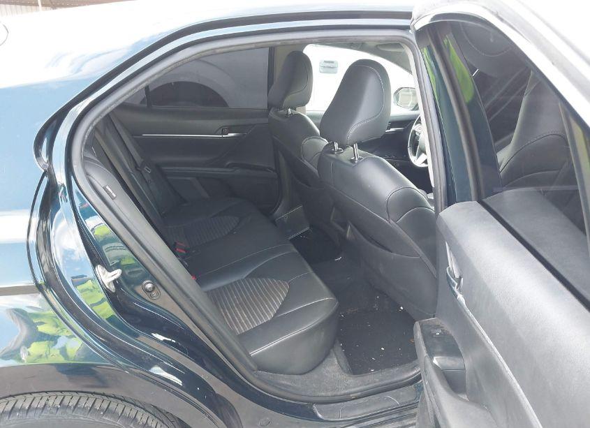 Photo 8 of 2018 Toyota Camry SE (VIN 4T1B11HK4JU549594)